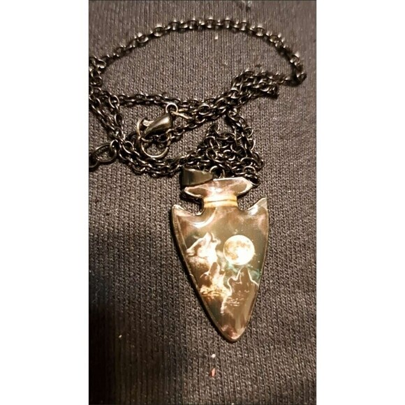 New Men's Arrowhead Shaped Wolf Necklace - 18" chain w/ 2" extension - Picture 7 of 9